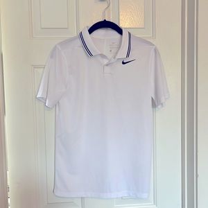 Boys size large Nike golf polo in excellent condition
